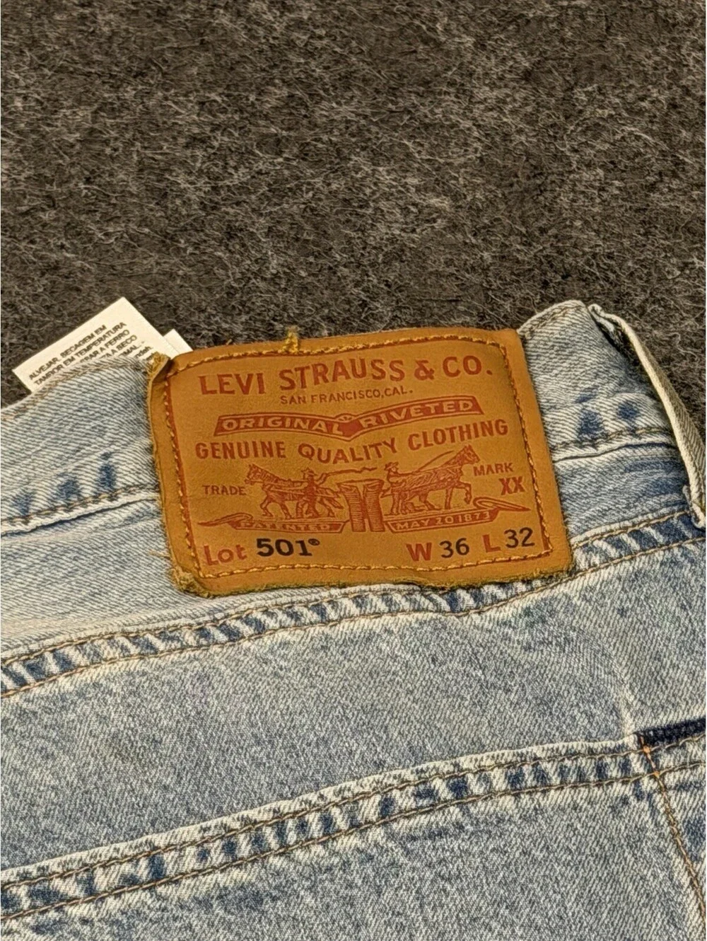 Levi’s Premium 501 Original Jeans Men’s 36x32 Light Wash Button Fly Straight